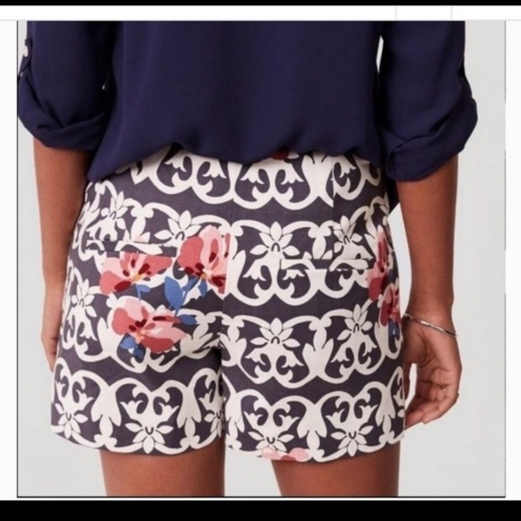 Ann Taylor Loft floral the Riviera short size 6 - Picture 7 of 7